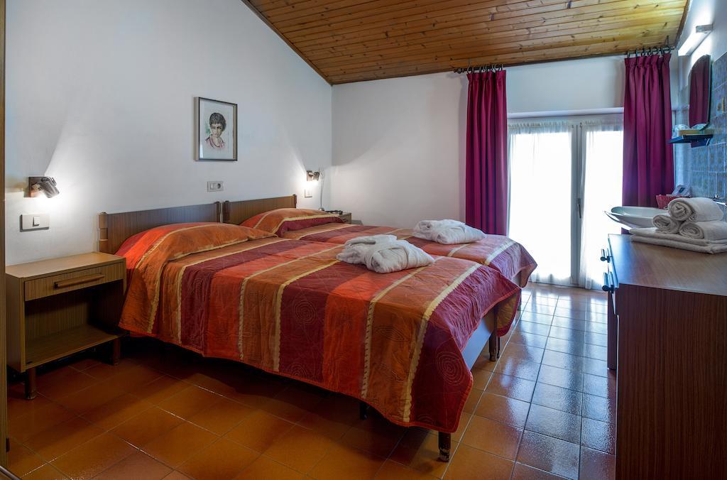 Albergo Villa Mimosa Torbole Sul Garda Quarto foto