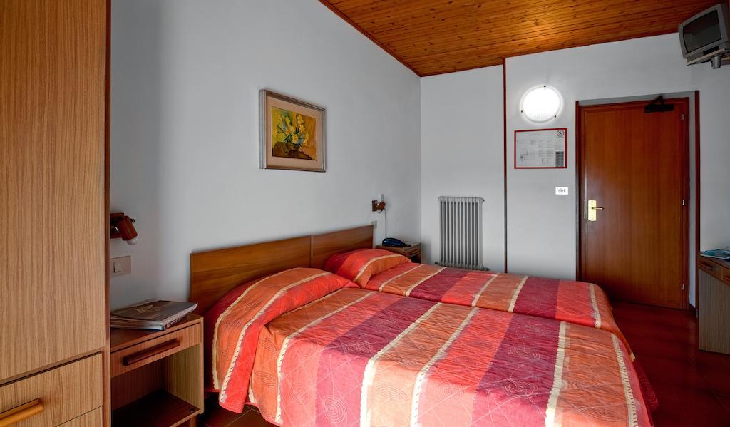 Albergo Villa Mimosa Torbole Sul Garda Quarto foto